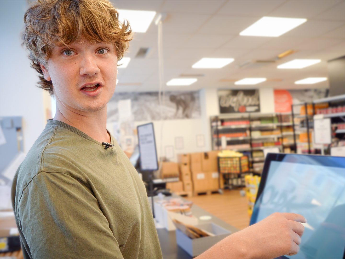 Jens Schollert, 19 år, Wefood-frivillig, 2023 Foto: Andrea Bautista